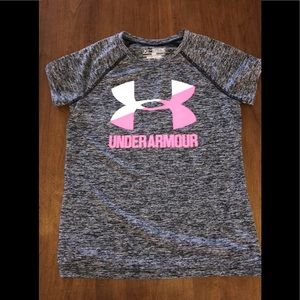 Girls short sleeve under armour top
